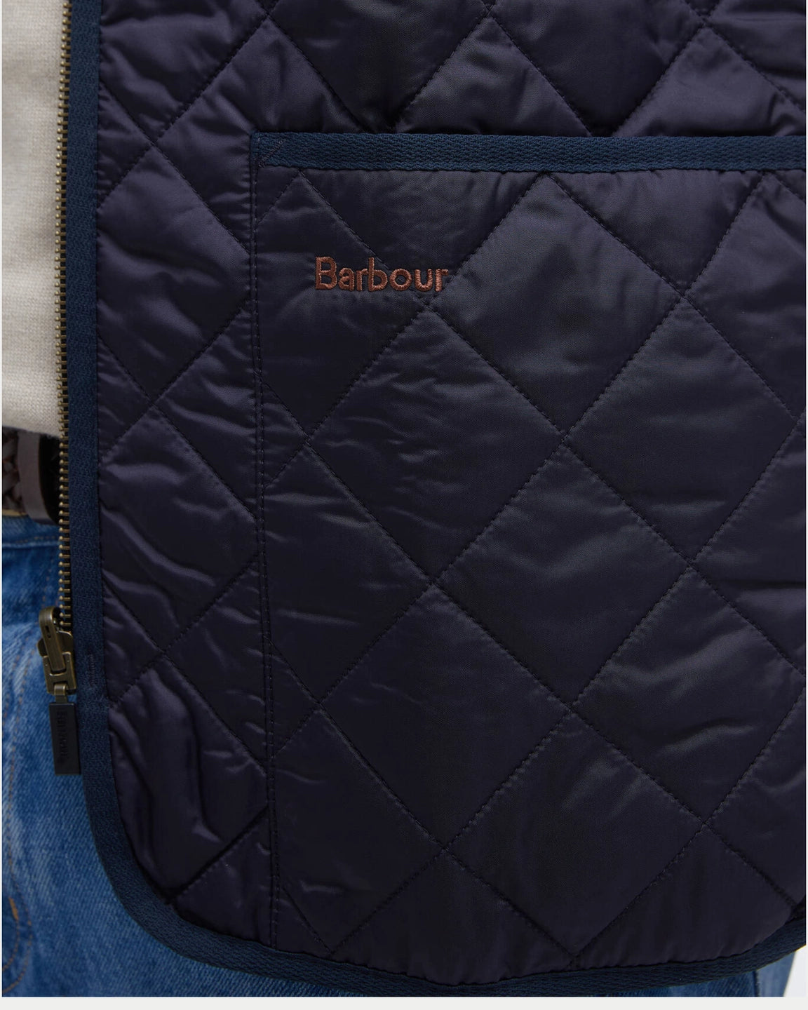 Barbour Quilted Zip-In Liner Navy — extra laagje er in en je bent klaar | Stuen Store Tilburg