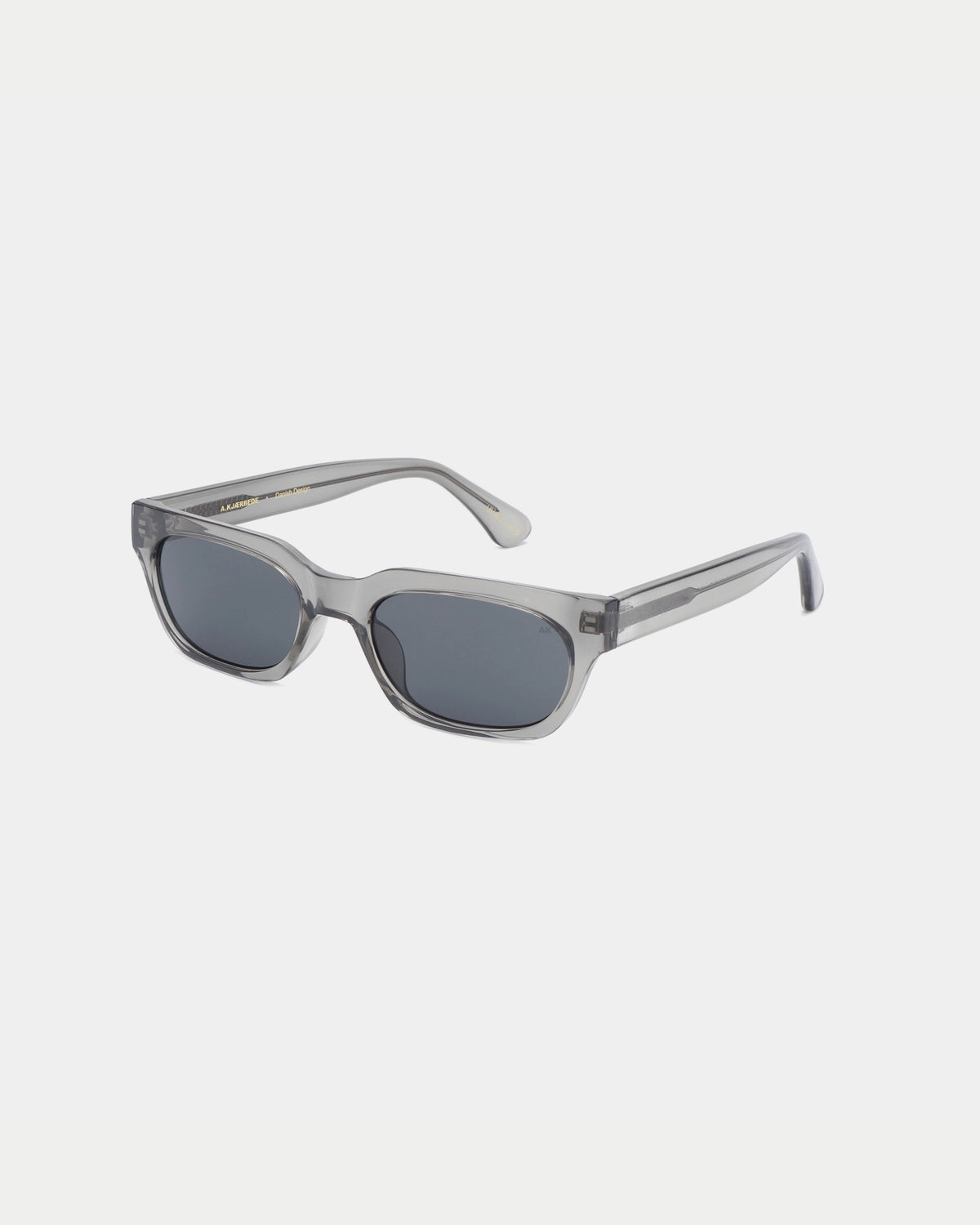 A. Kjærbede Bror Grey Transparent — perfect scherpe, lineaire lijnen in combinatie met Zonnebril | Stuen Store Tilburg
