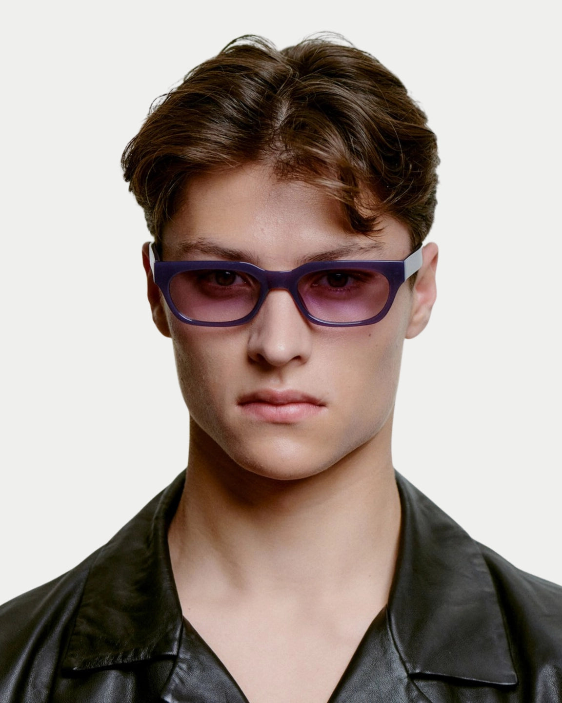 A. Kjærbede Bror Shadow — perfect scherpe, lineaire lijnen in combinatie met Zonnebril | Stuen Store Tilburg