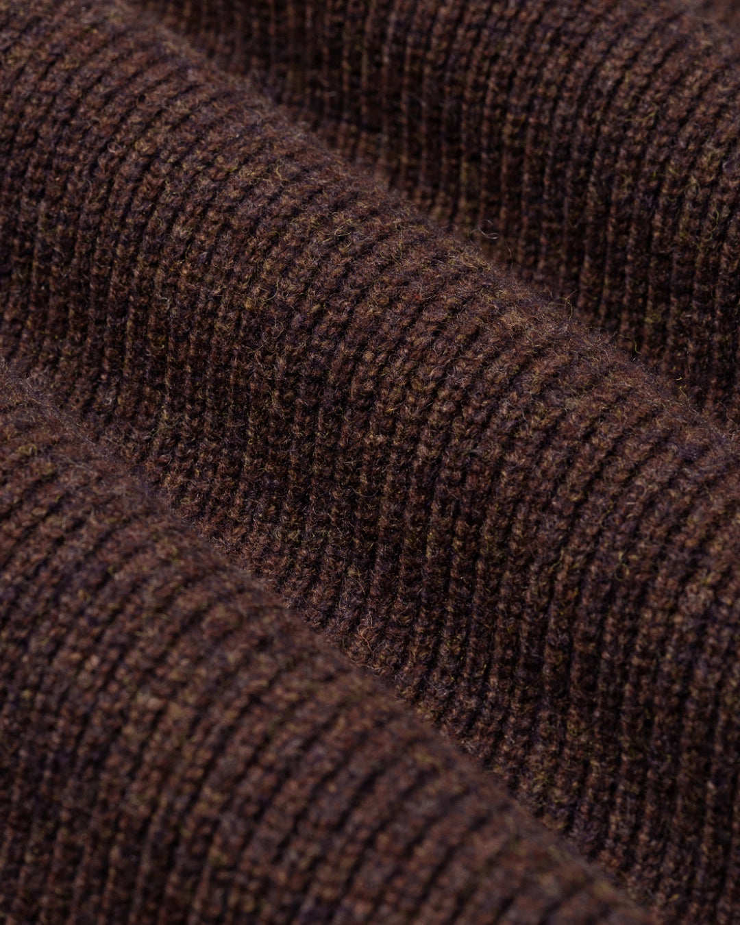 Law Of The Sea Cloudbreak Knitted Crewneck Brown, Bruine sweater | Stuen Store Tilburg