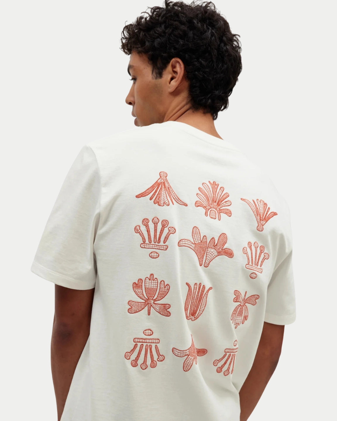 Wax London Dean Tee Grid Logo Embroidery Ecru / Rust - Stuen Store Tilburg | De beste herenkleding en -accessoires in Tilburg