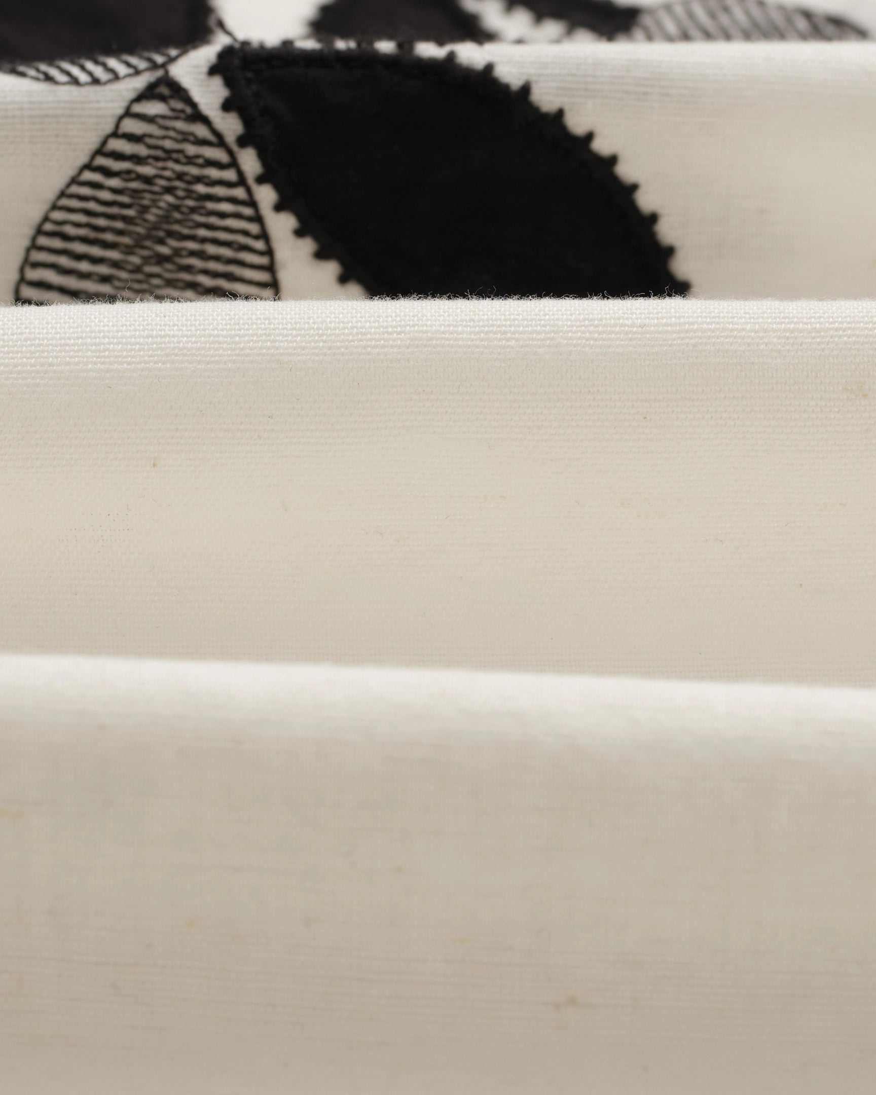 Didcot Shirt Bloom Applique Ecru Black