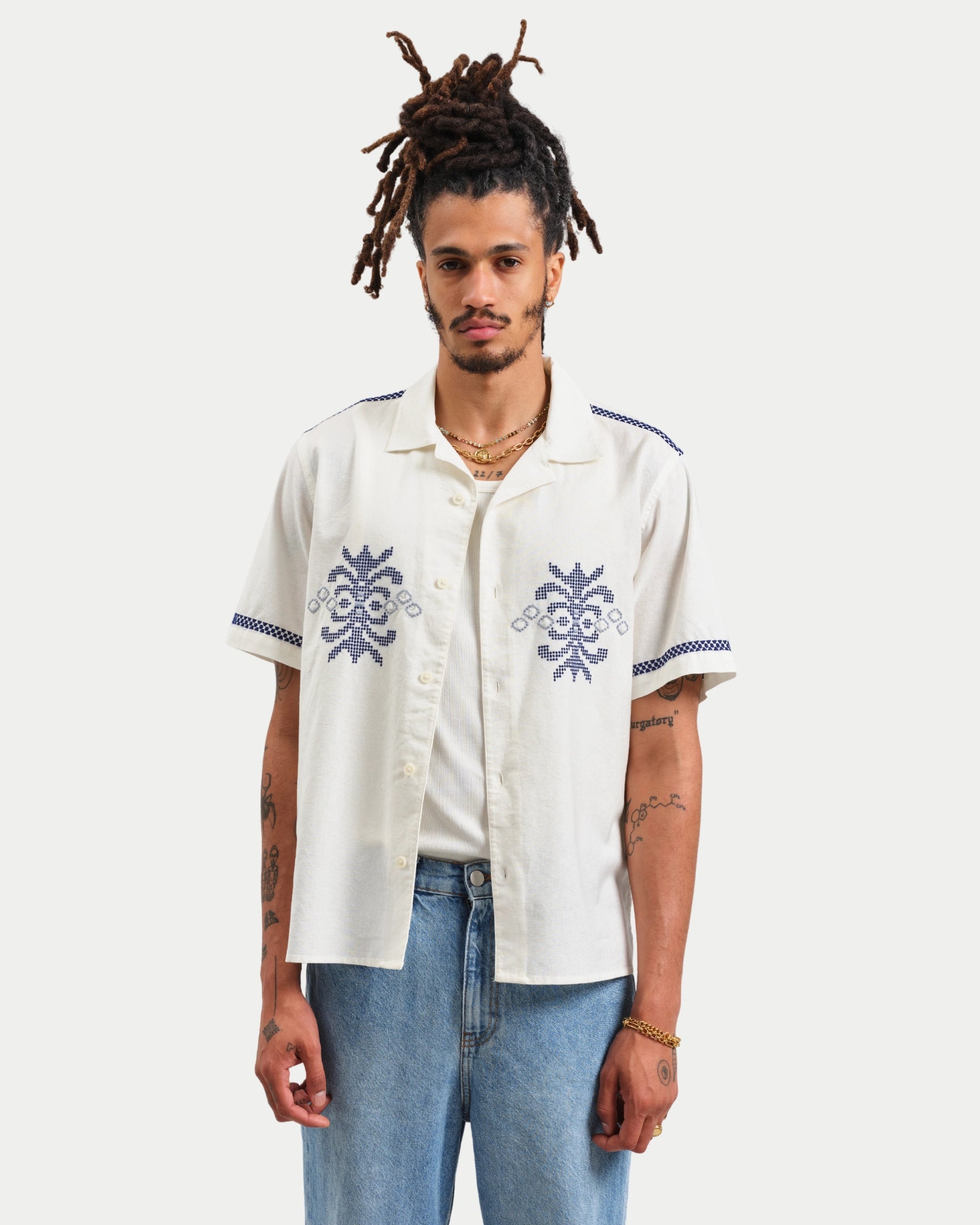 Didcot Shirt Crest Motif Ecru Blue