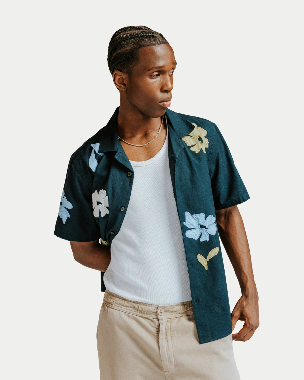 Wax London Didcot Shirt Flower Applique Navy/Multi - Stuen Store Tilburg | De beste herenkleding en -accessoires