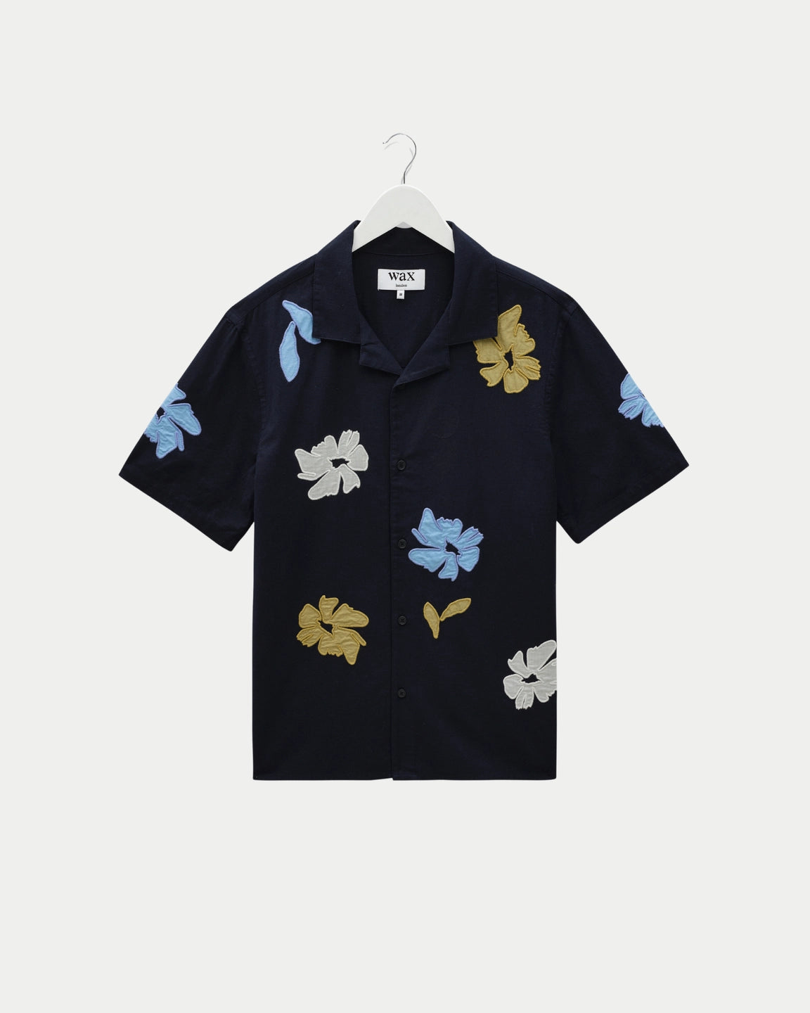 Wax London Didcot Shirt Flower Applique Navy/Multi - Stuen Store Tilburg | De beste herenkleding en -accessoires