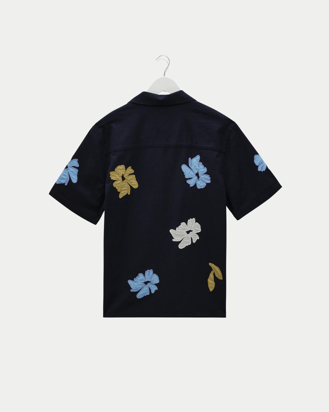 Wax London Didcot Shirt Flower Applique Navy/Multi - Stuen Store Tilburg | De beste herenkleding en -accessoires