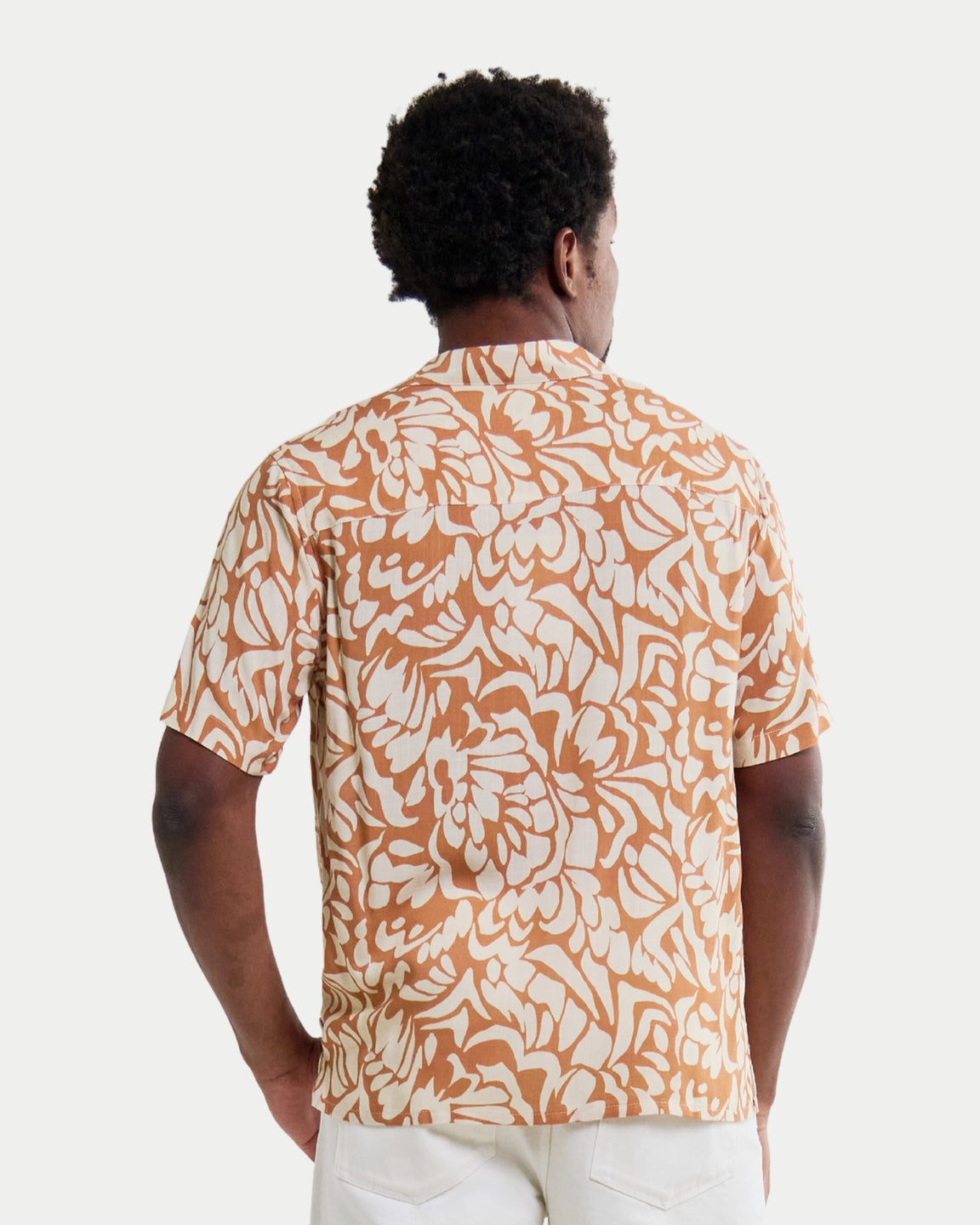 Wax London Didcot Shirt Two Tone Floral Tan/Beige — 100% viscose Overhemd | Stuen Store Tilburg