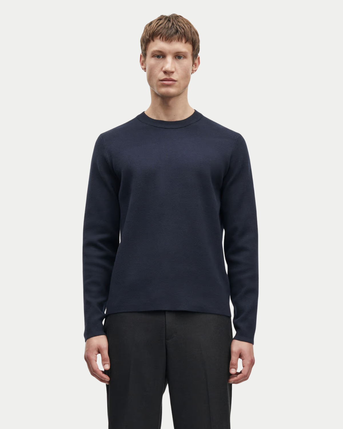 Samsøe Samsøe Gunan Crew Neck Sky Captain — Door de rechte zoom en mouw heeft | Stuen Store Tilburg