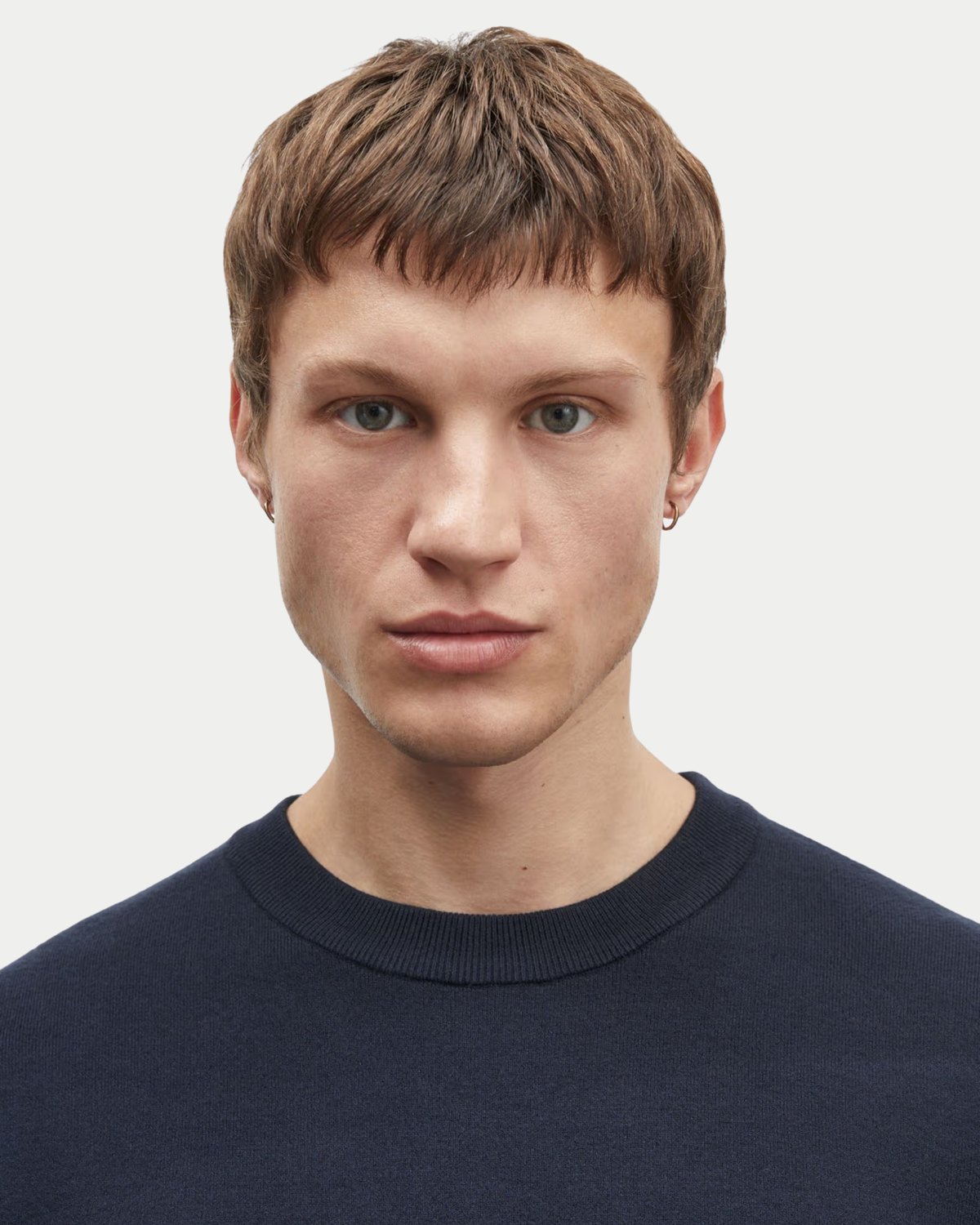 Samsøe Samsøe Gunan Crew Neck Sky Captain — Door de rechte zoom en mouw heeft | Stuen Store Tilburg
