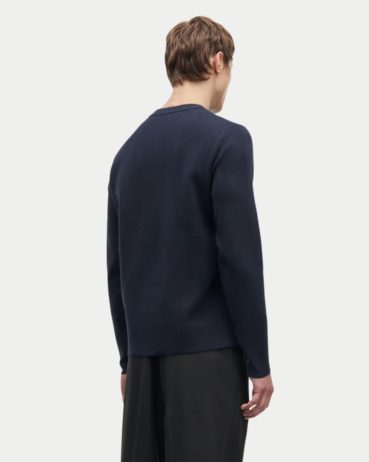 Samsøe Samsøe Gunan Crew Neck Sky Captain — Door de rechte zoom en mouw heeft | Stuen Store Tilburg