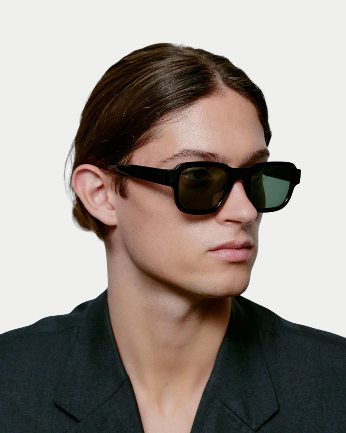 A. Kjærbede Halo Black — Van casual basics tot een meer geklede styling Zonnebril | Stuen Store Tilburg