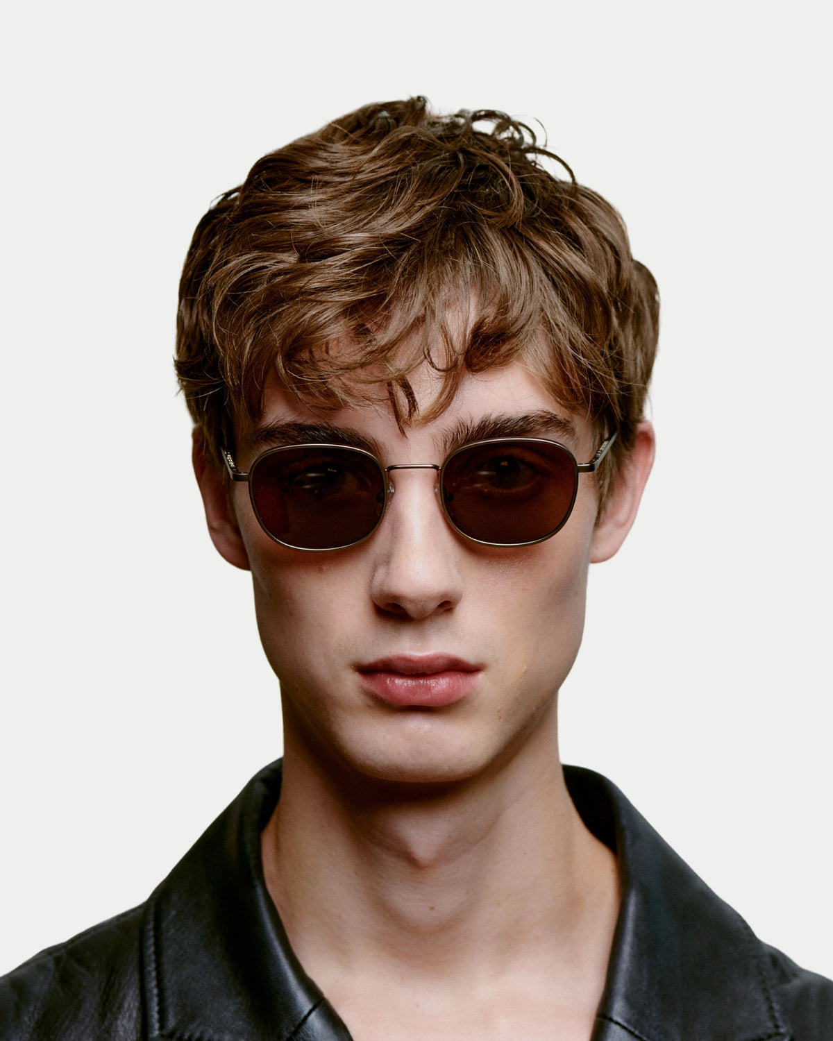 A. Kjærbede Hello Matte Brown — Klassieke filmster vibe Zonnebril | Stuen Store Tilburg