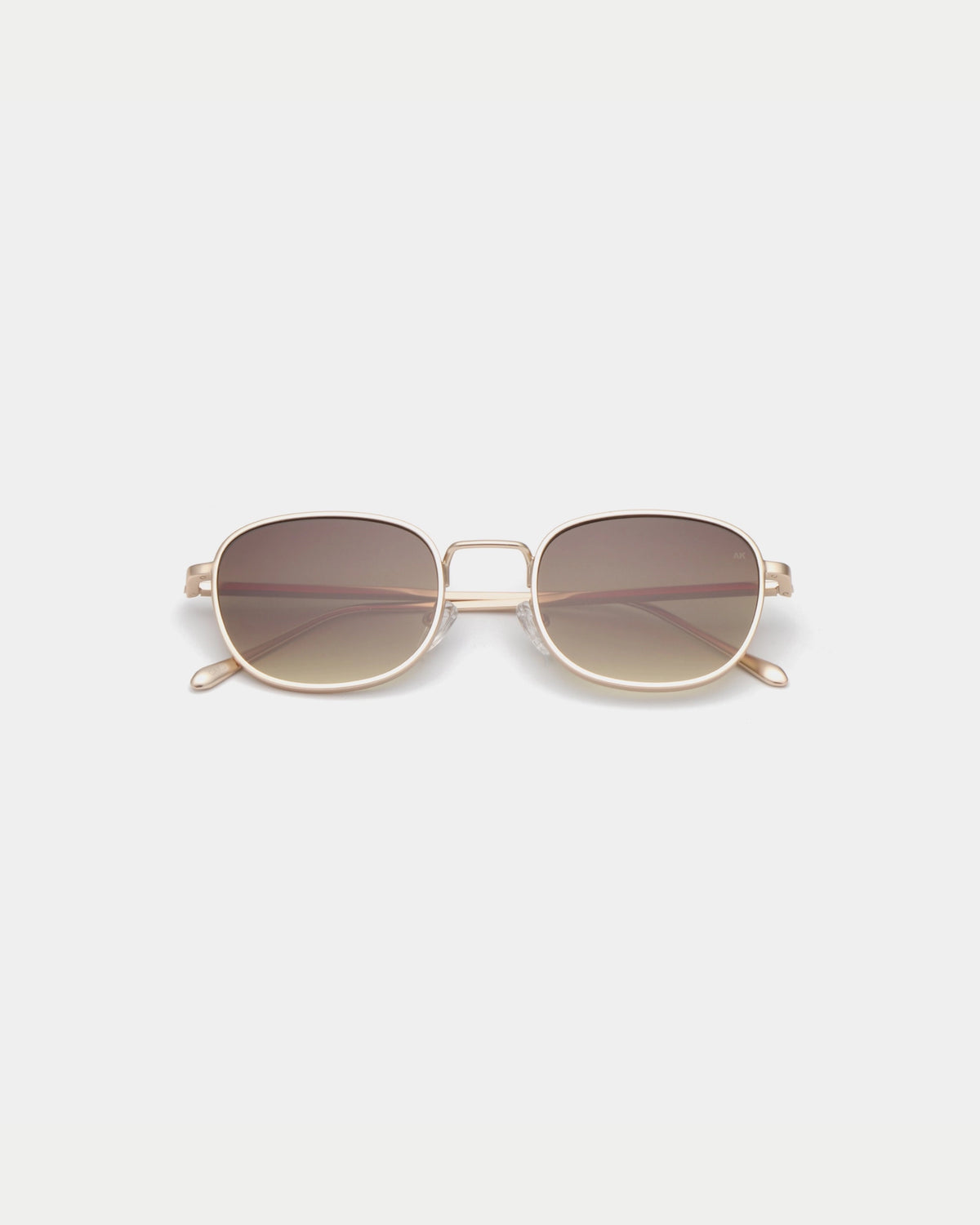 A. Kjærbede Hello Matte Gold — Klassieke filmster vibe Zonnebril | Stuen Store Tilburg