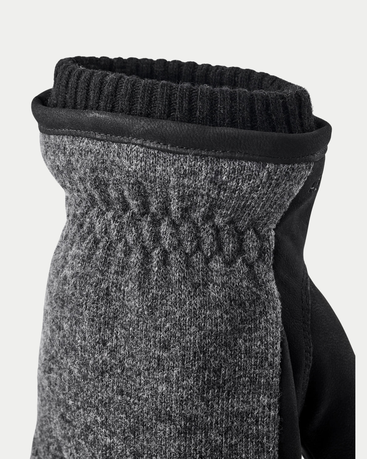 Hestra Noah Glove Charcoal & Black — Wol | Stuen Store Tilburg