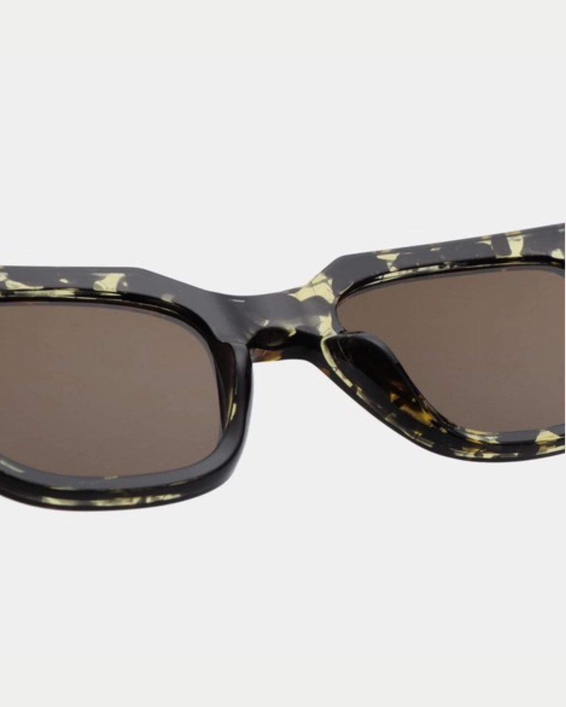 A. Kjærbede Kaws Black / Yellow Tortoise - Stuen Store Tilburg | De beste herenkleding en -accessoires