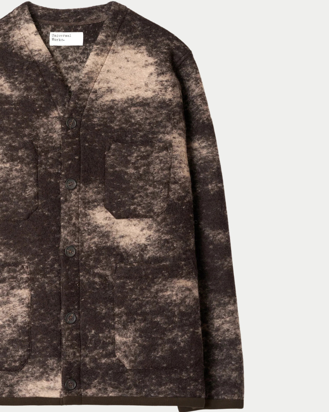 Universal Works Knit Cardigan Cloud Camo Brown, Bruine jas | Stuen Store Tilburg