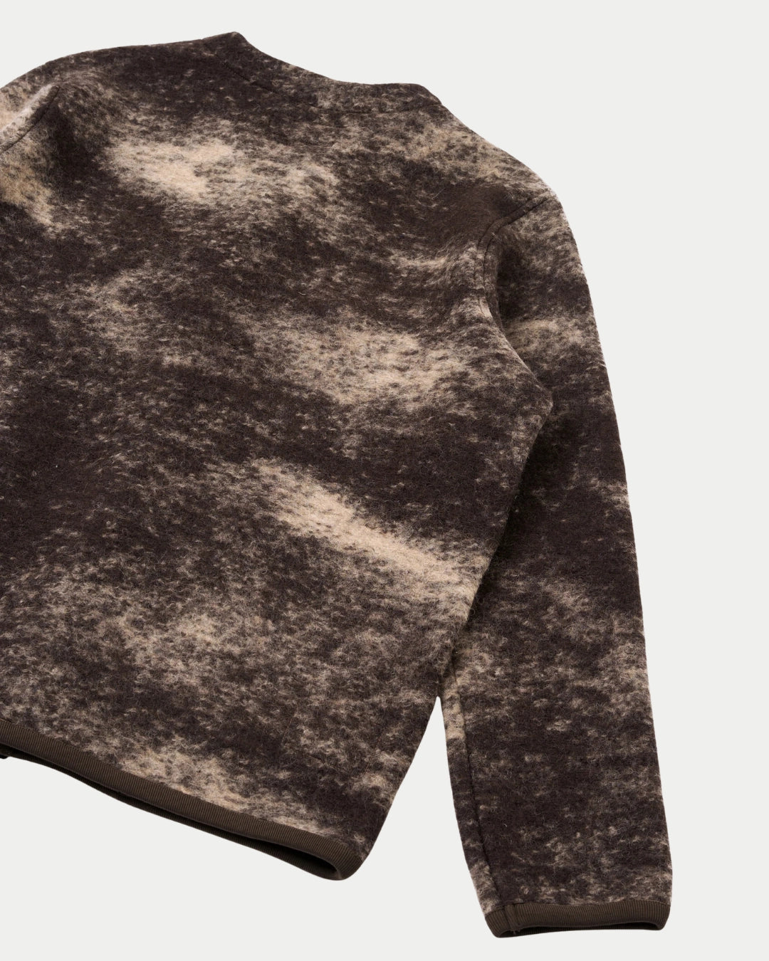 Universal Works Knit Cardigan Cloud Camo Brown, Bruine jas | Stuen Store Tilburg