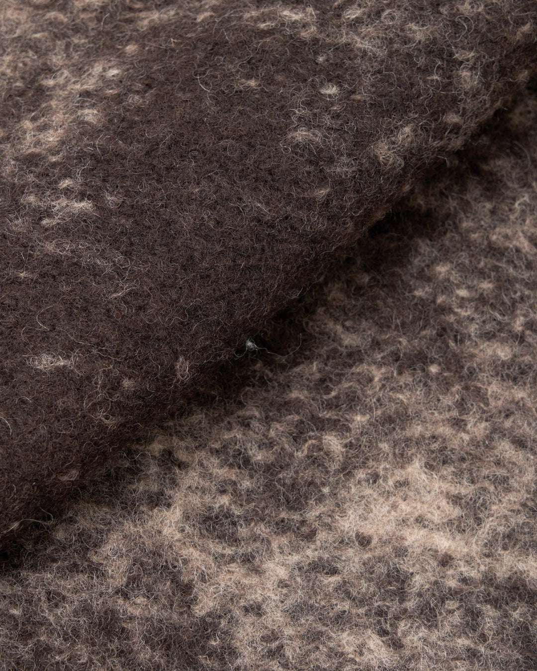Universal Works Knit Cardigan Cloud Camo Brown, Bruine jas | Stuen Store Tilburg