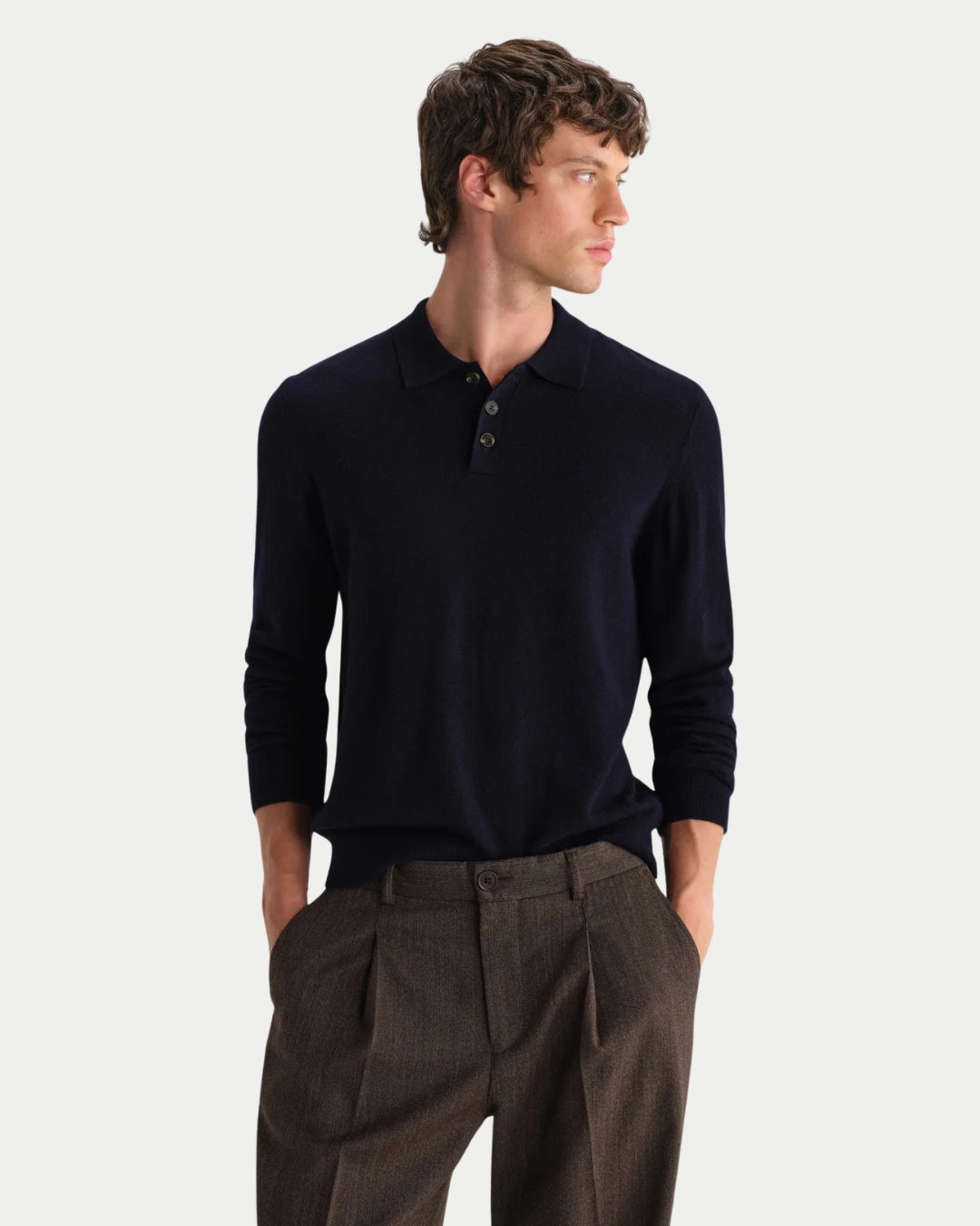 Wax London Lawrie Long Sleeve Merino Polo Navy, Blauwe polo van lichtgewicht merino wol | Stuen Store Tilburg