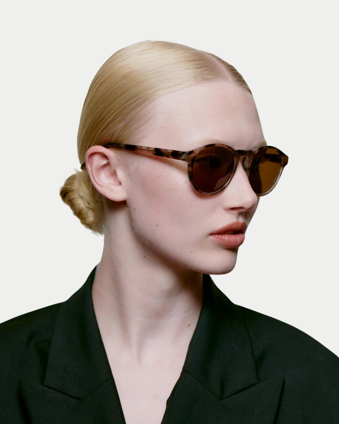 A. Kjærbede Marvin Coquina — accessoire voor alle situaties en een must-have Zonnebril | Stuen Store Tilburg