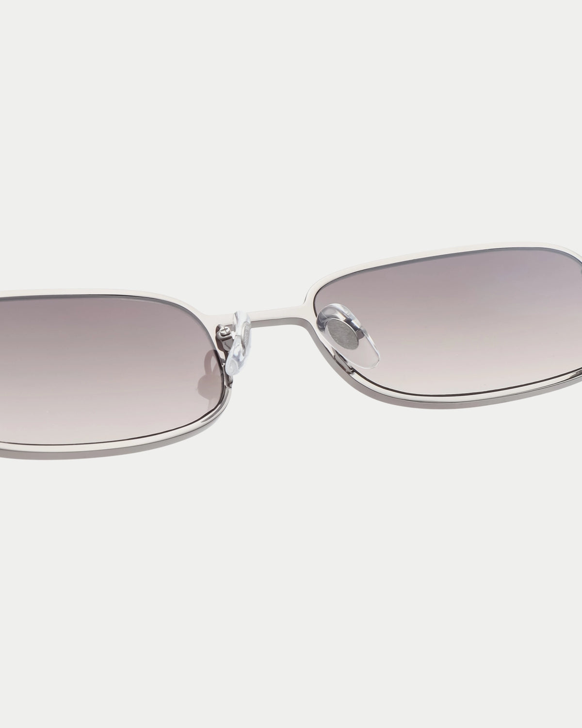 A. Kjærbede Noah Silver Striped Horn — slank monturen met kleine vierkante glazen dat past Zonnebril | Stuen Store Tilburg