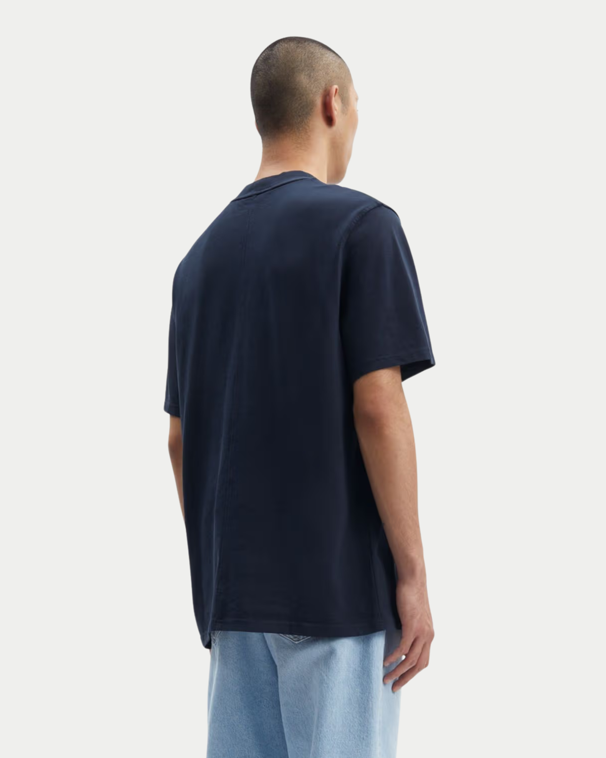 Samsøe Samsøe Norsbro T-shirt Sky Captain — Door de hogere kraag, zorgt hij voor iets T-shirts | Stuen Store Tilburg