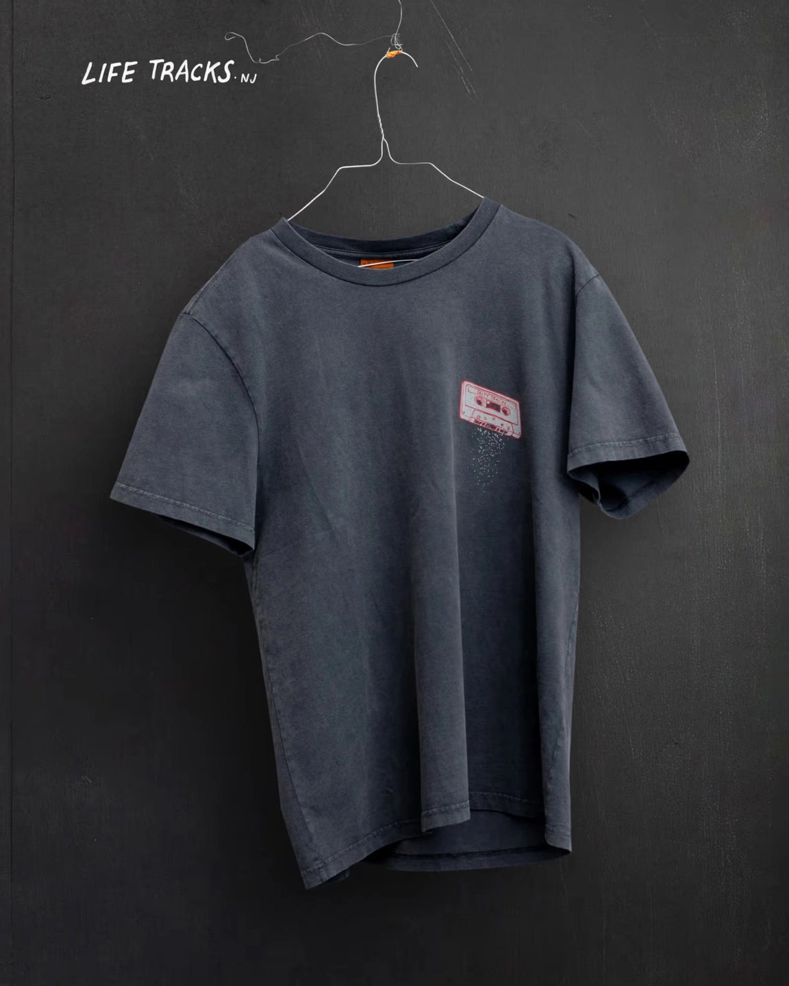 Nudie Jeans Roy Salty Tracks T-Shirt Antracite - Stuen Store Tilburg | De beste herenkleding en -accessoires