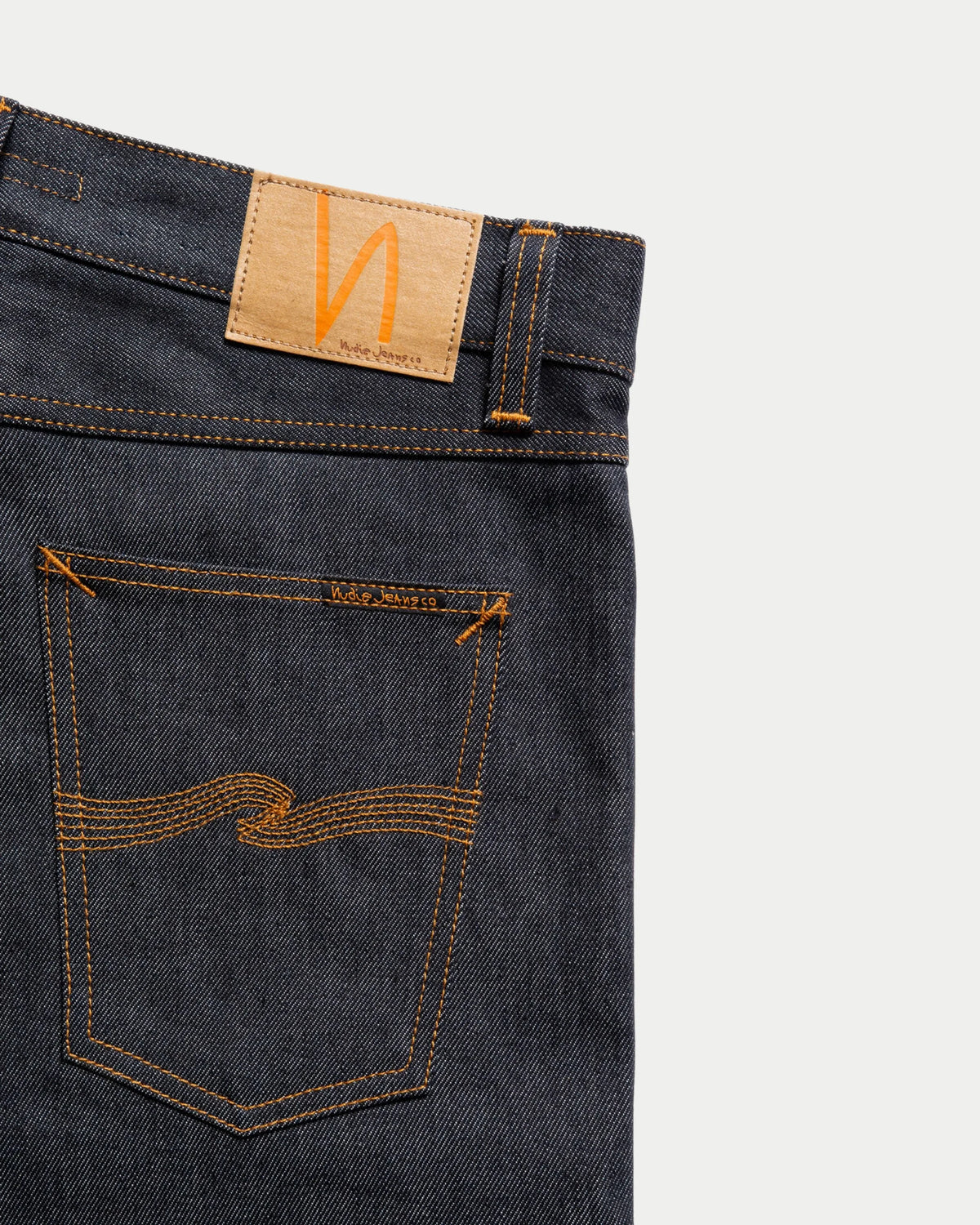 Nudie Jeans Steady Eddie II Dry Heavy — Slim fit, 100% biologisch katoen Jeans | Stuen Store Tilburg
