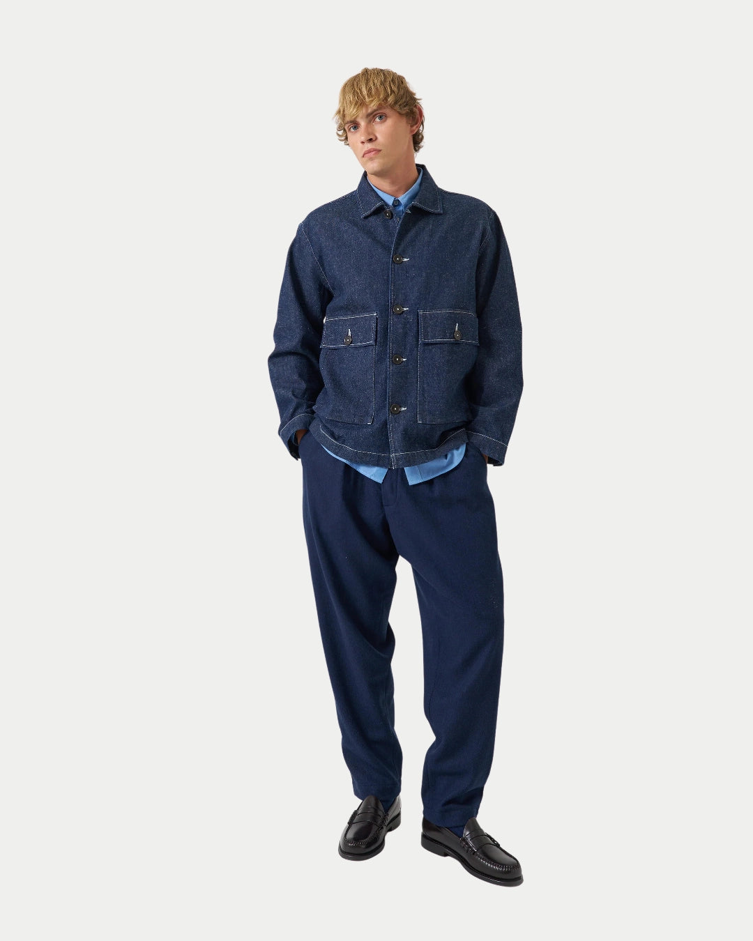 Universal Works Pleated Track Pants Wool Herringbone Navy, Blauwe broek | Stuen Store Tilburg