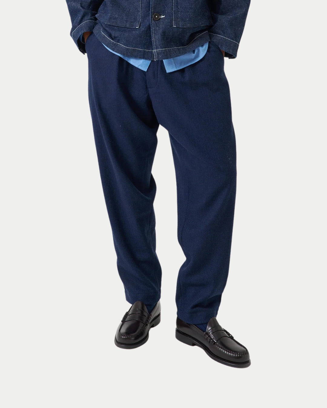 Universal Works Pleated Track Pants Wool Herringbone Navy, Blauwe broek | Stuen Store Tilburg