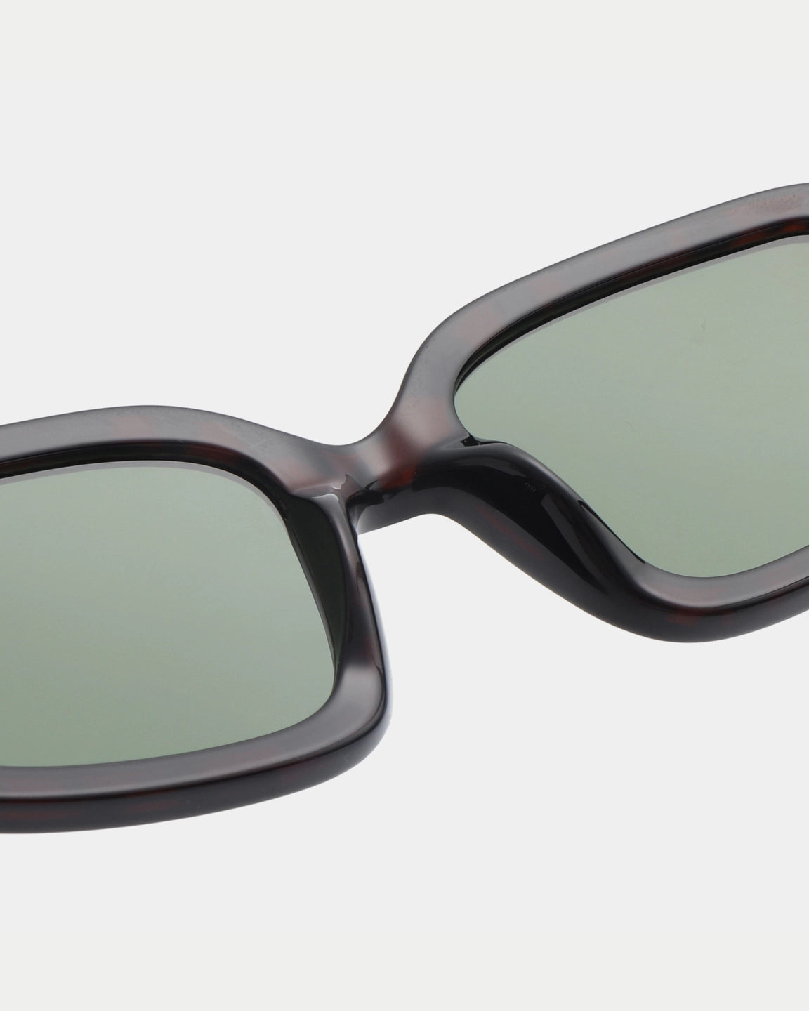 A. Kjærbede Pluto Demi Tortoise — Oversized Zonnebril | Stuen Store Tilburg