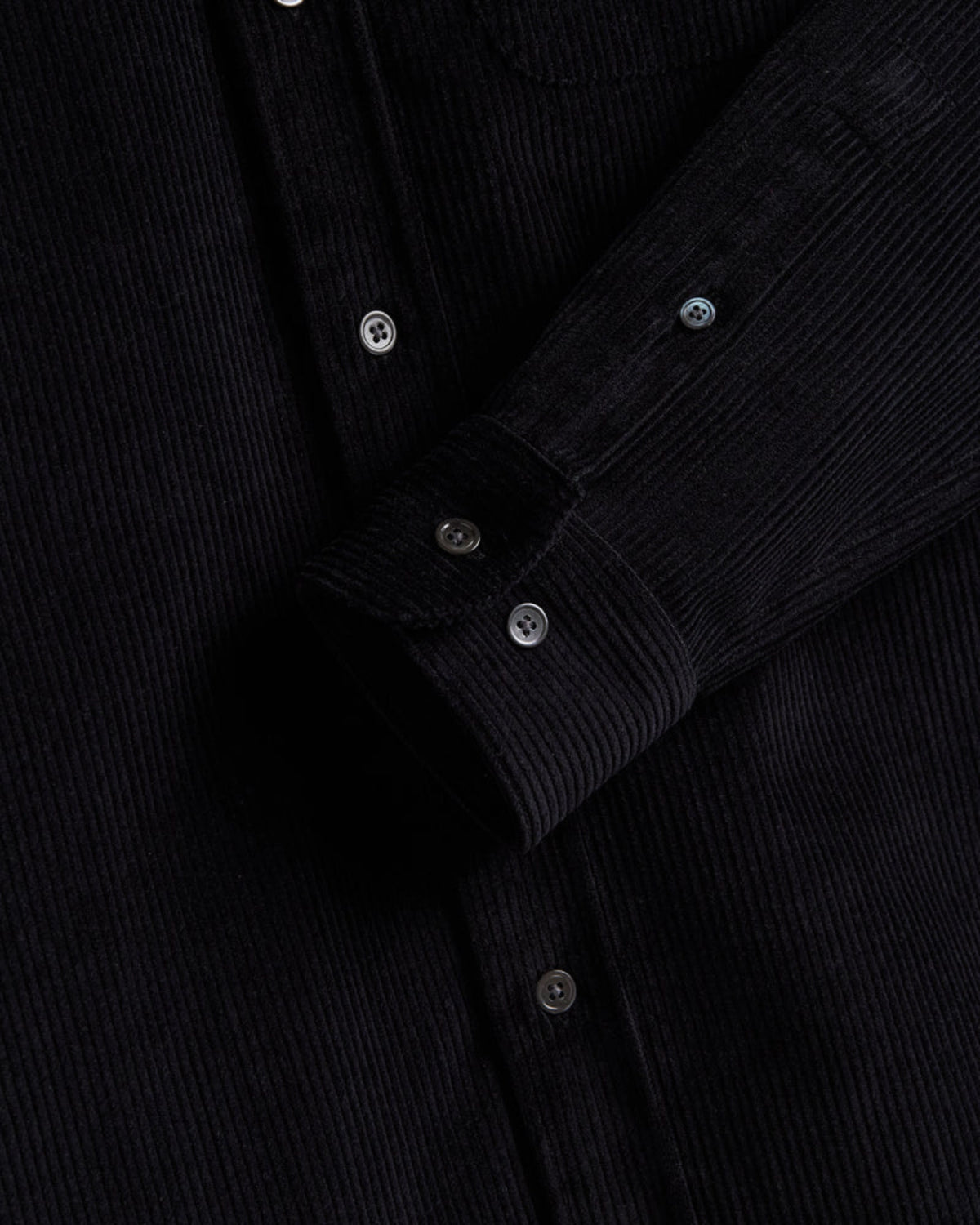 Portuguese Flannel Lobo 2.0 Black — geribde flanellen shirts worden al 4 generaties Overhemd | Stuen Store Tilburg