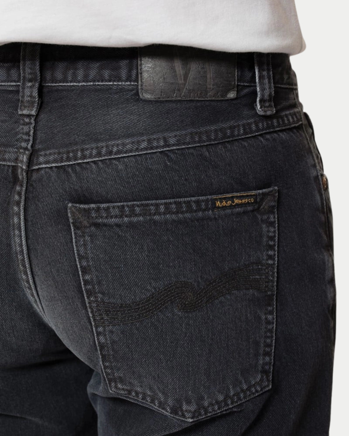 Nudie Jeans Rad Rufus Vintage Black — High-waist regular fit, 100% biologisch katoen Jeans | Stuen Store Tilburg