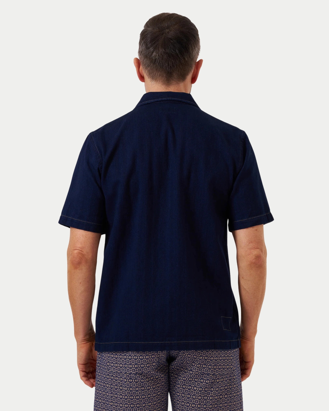 Universal Works Road Shirt Herringbone Indigo - Stuen Store Tilburg | De beste herenkleding en -accessoires in Tilburg