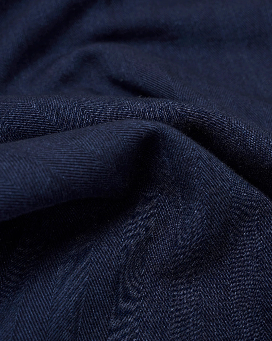 Universal Works Road Shirt Herringbone Indigo - Stuen Store Tilburg | De beste herenkleding en -accessoires in Tilburg