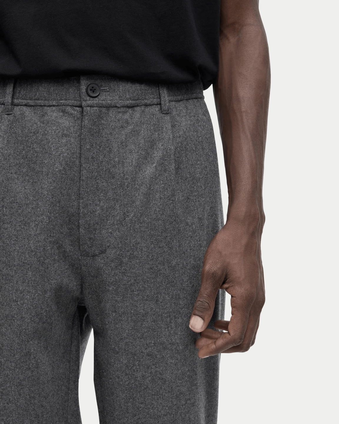 Samsøe Samsøe Sabertil Trousers Dark Grey Melange — Netjes, comfortabel en veelzijdig | Stuen Store Tilburg