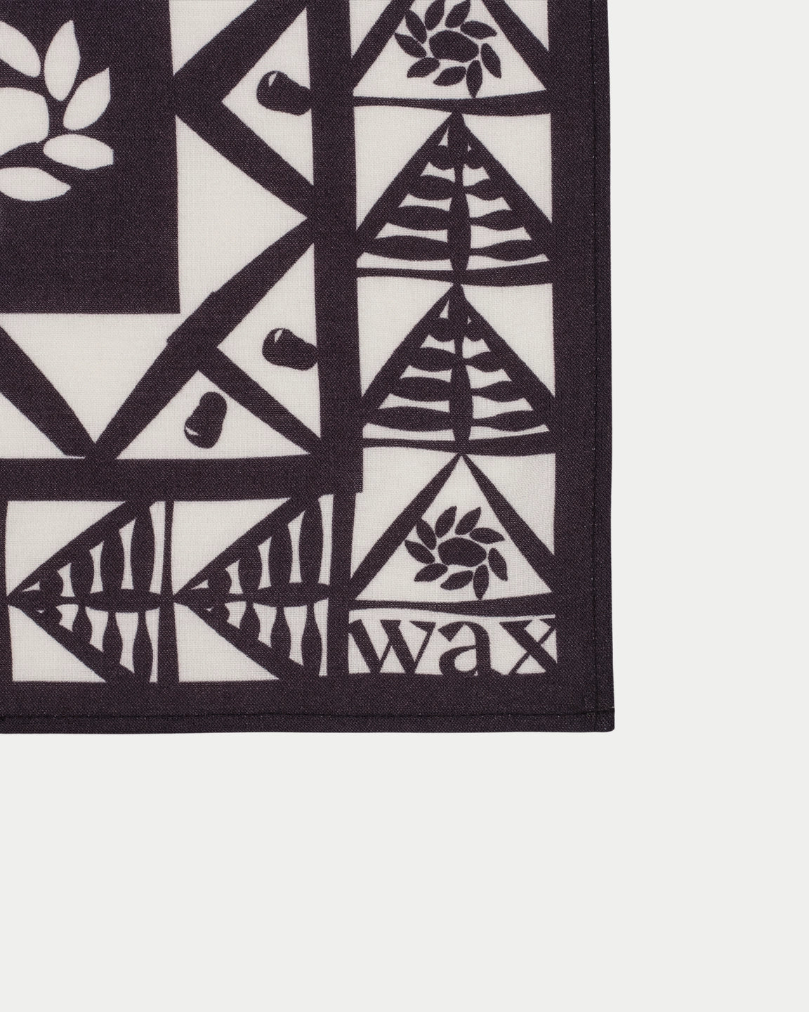 Wax London Slaone Neckscarf Painted Flower Navy/Ecru - Stuen Store Tilburg | De beste herenkleding en -accessoires