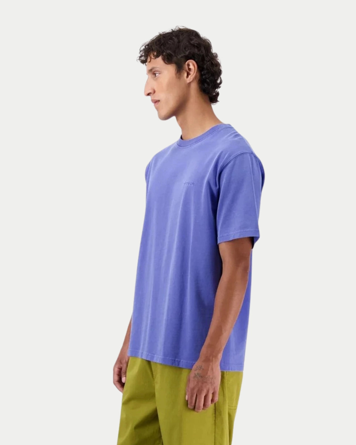 Castart Stonewash T-Shirt Cobalt — comfortabel stonewashed T-shirt in Cobalt T-shirts | Stuen Store Tilburg
