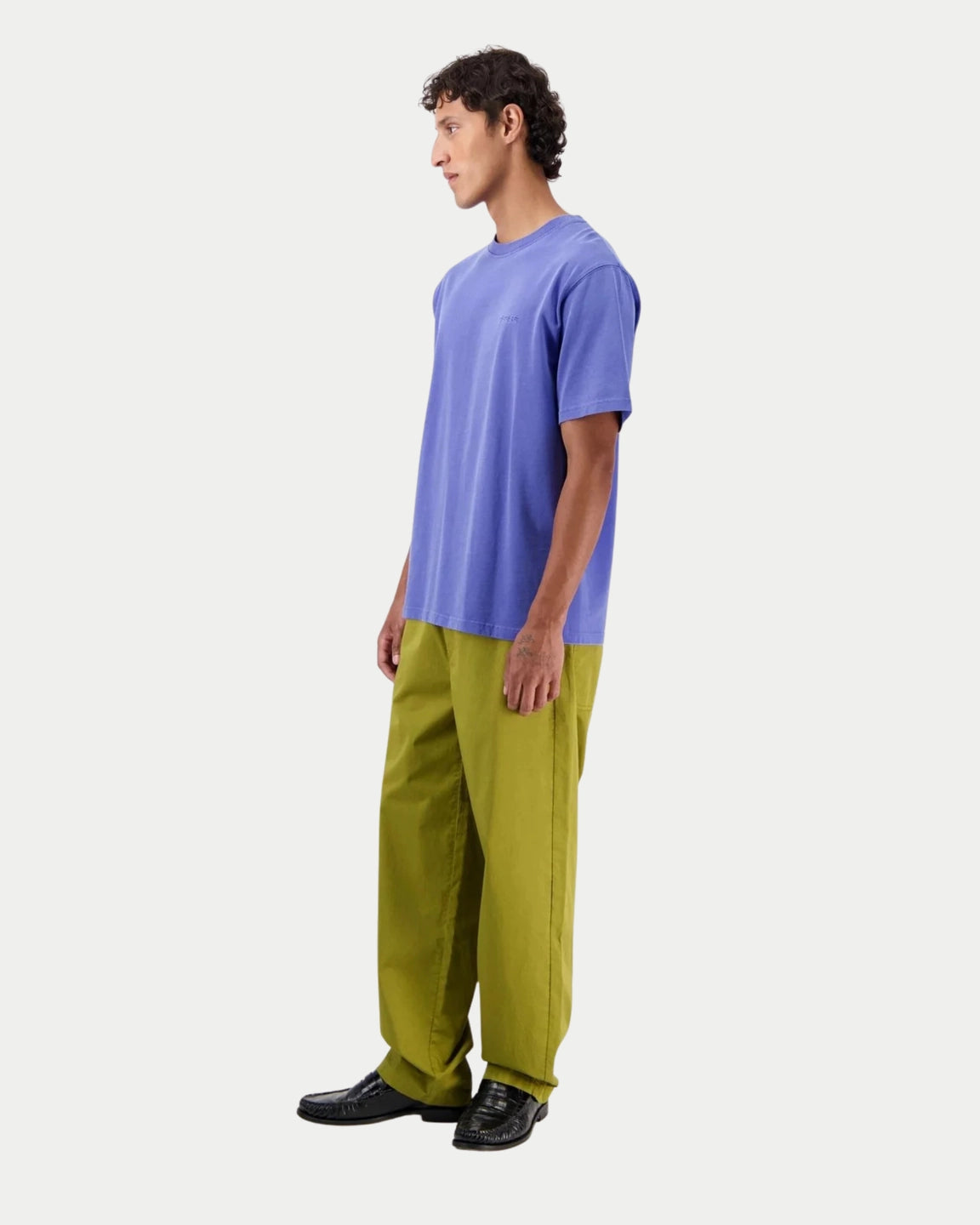 Castart Stonewash T-Shirt Cobalt — comfortabel stonewashed T-shirt in Cobalt T-shirts | Stuen Store Tilburg
