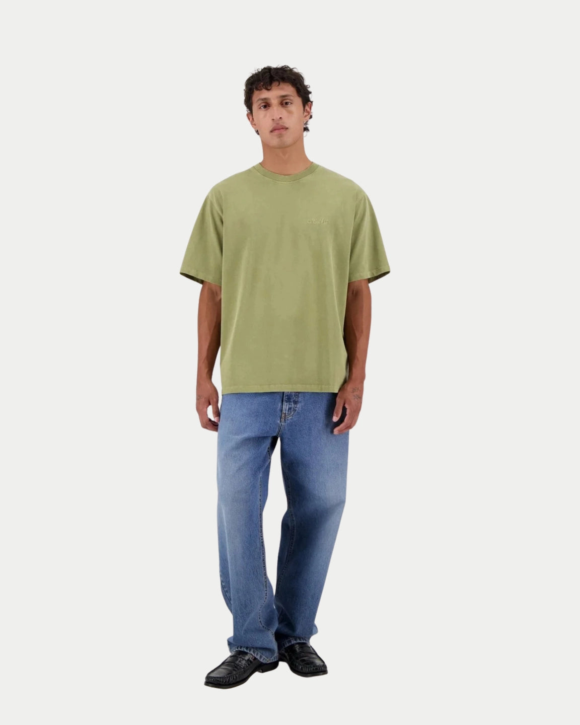 Castart Stonewash T-Shirt Khaki — comfortabel stonewashed T-shirt in een allround khaki kleur T-shirts | Stuen Store Tilburg