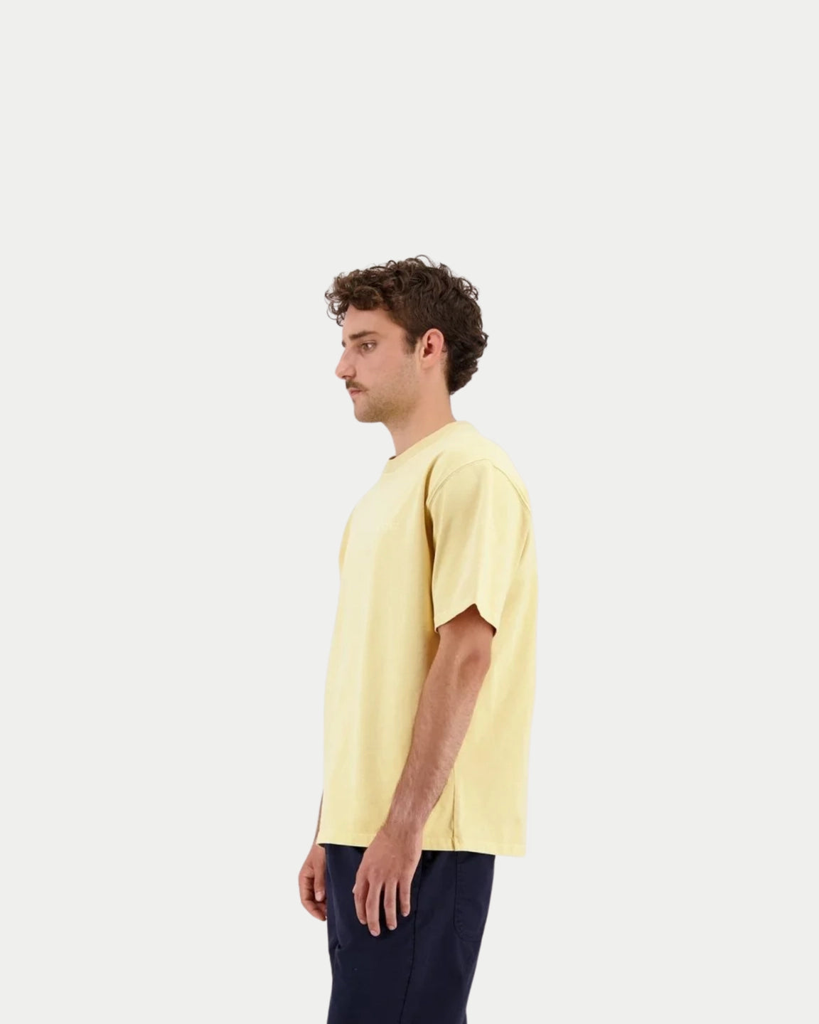 Castart Stonewash T-Shirt Light Yellow - Stuen Store Tilburg | De beste herenkleding en -accessoires