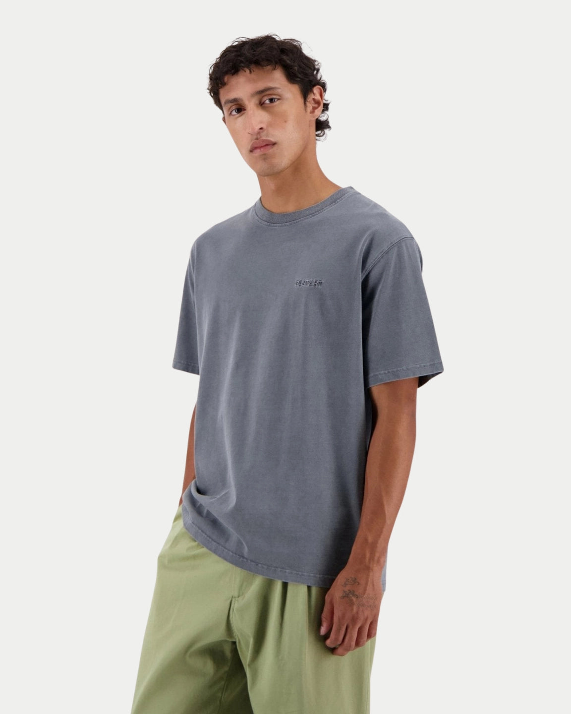 Castart Stonewash T-Shirt Washed Black — comfortabel stonewashed T-shirt in een gewassen zwart T-shirts | Stuen Store Tilburg