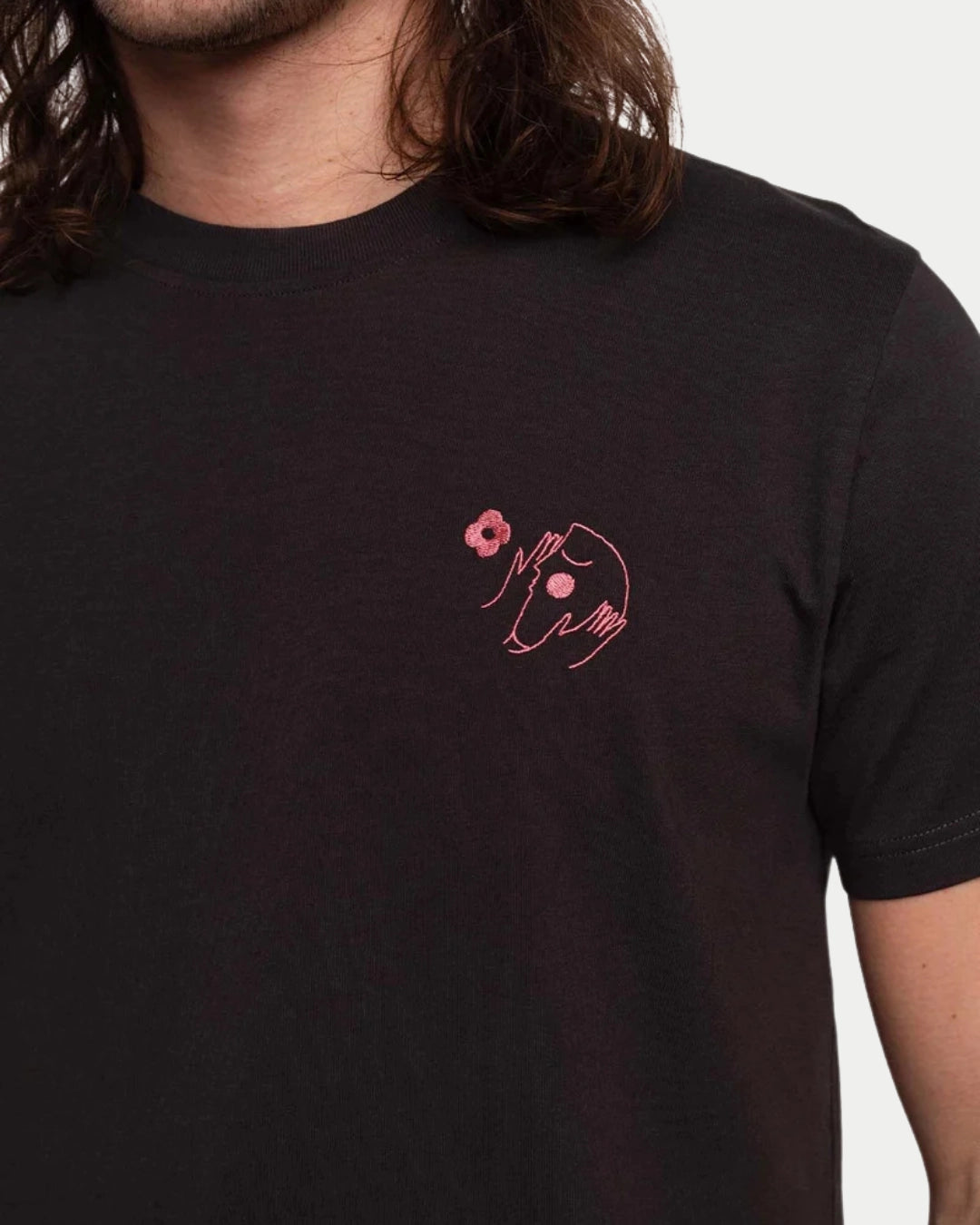 Olow T-shirt Let Go Carbon Black, Zwart t-shirt | Stuen Store Tilburg