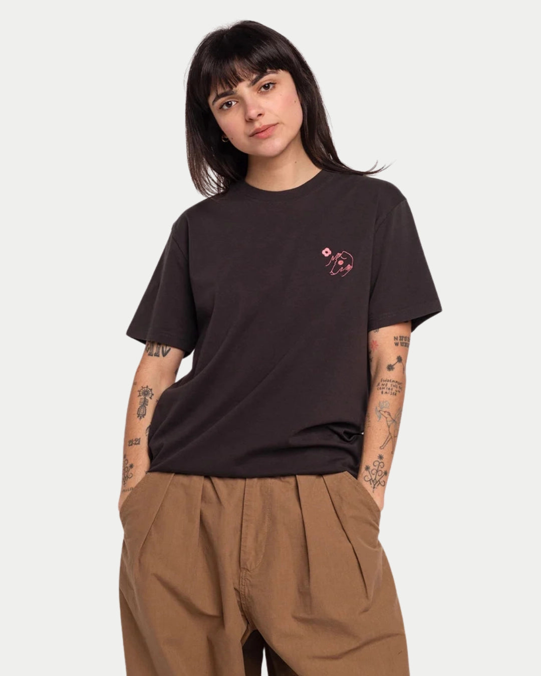 Olow T-shirt Let Go Carbon Black, Zwart t-shirt | Stuen Store Tilburg