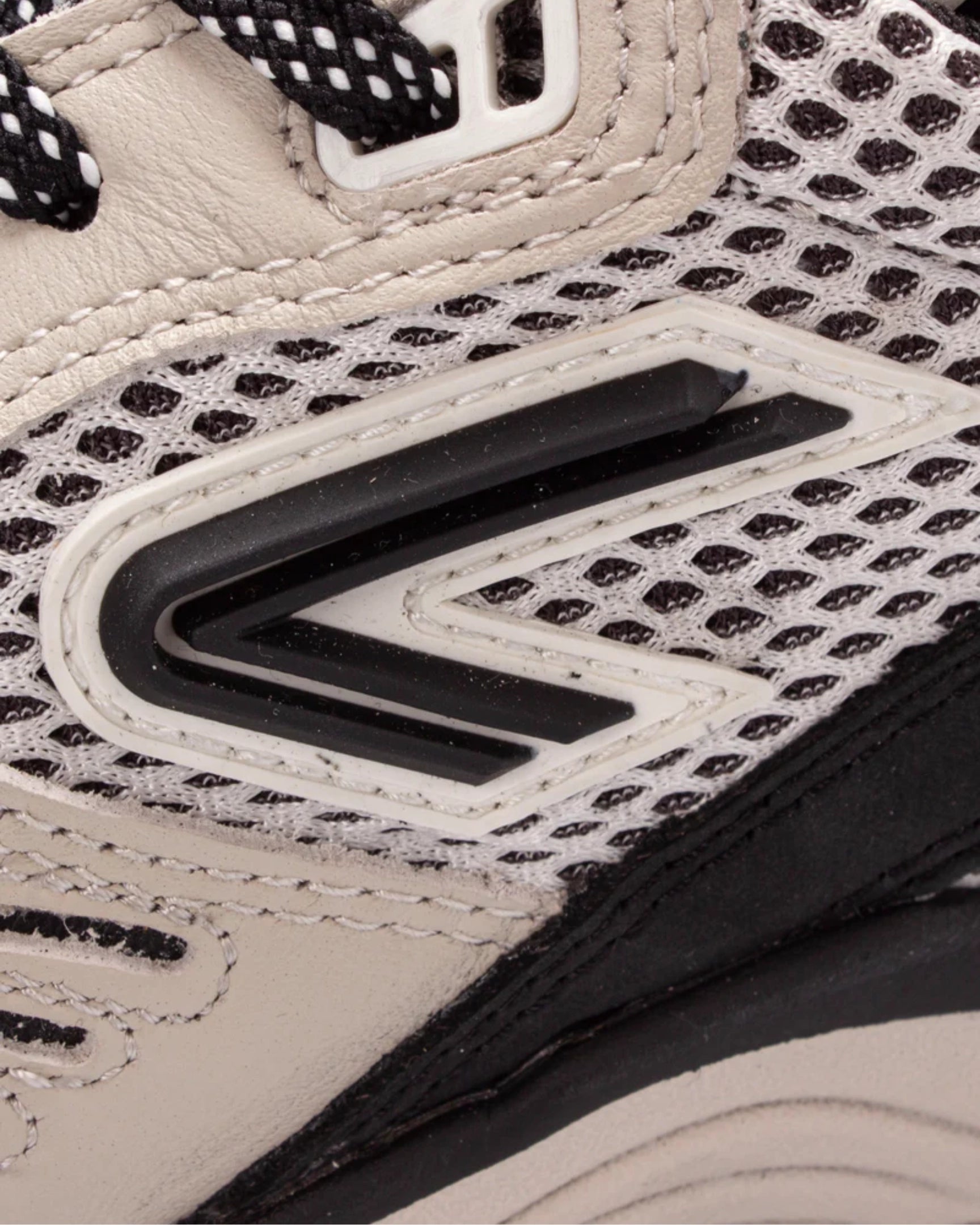 Ace'25 Black/Black/Bone