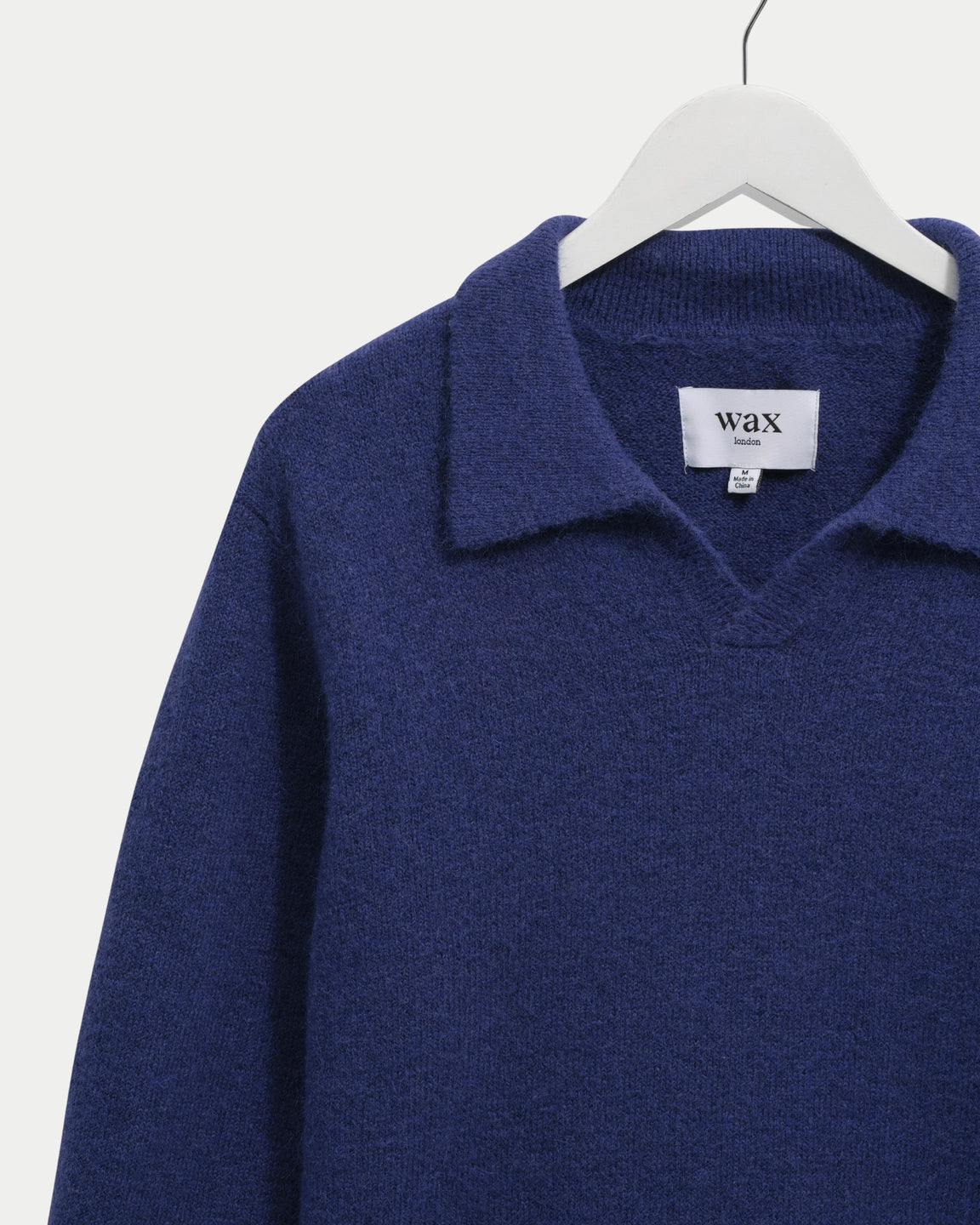 Wax London Carter Open Collar Polo Fluffy Blue — Relaxte pasvorm, wol | Stuen Store Tilburg
