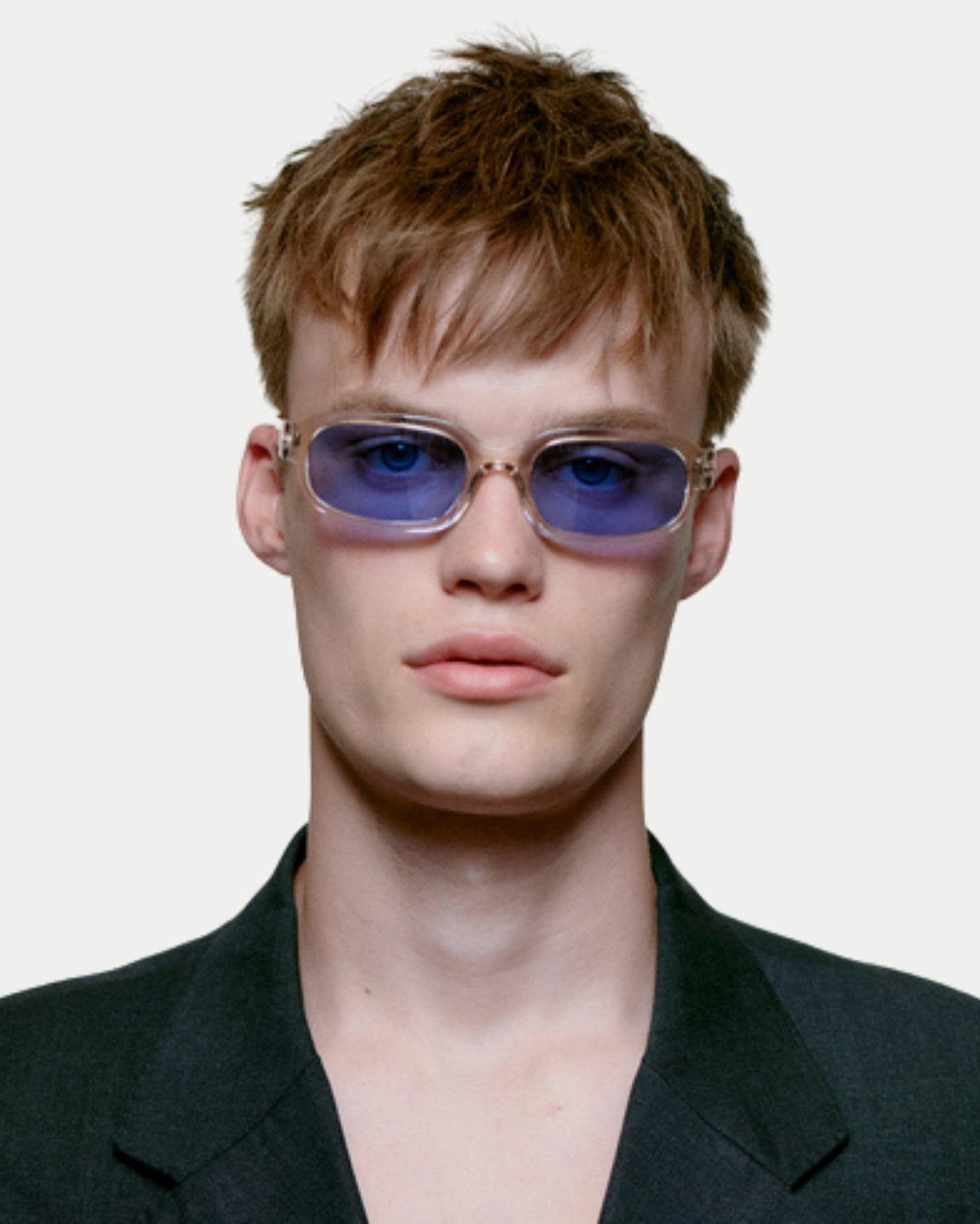A. Kjærbede Will Champagne — superstrak unisex model geïnspireerd op de jaren '00 Zonnebril | Stuen Store Tilburg