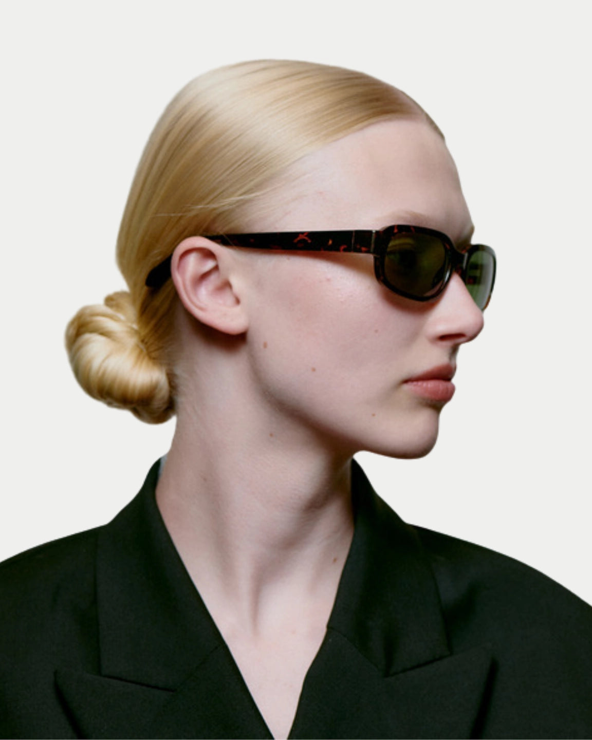 A. Kjærbede Will Demi Tortoise — superstrak unisex model geïnspireerd op de jaren '00 Zonnebril | Stuen Store Tilburg