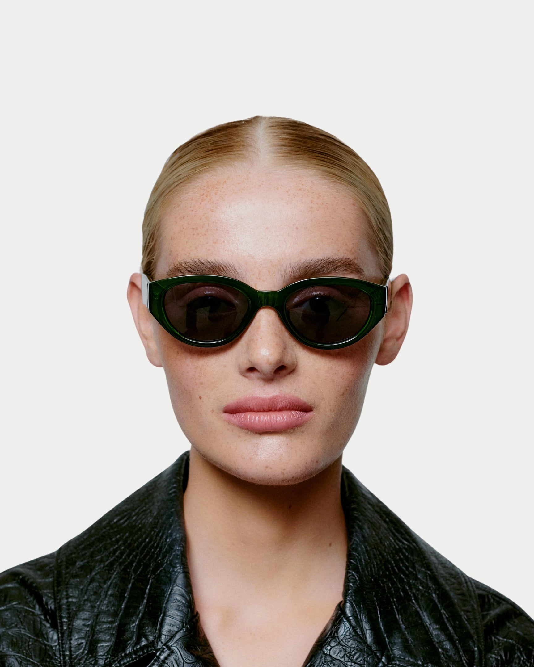 Winnie Dark Green Transparent