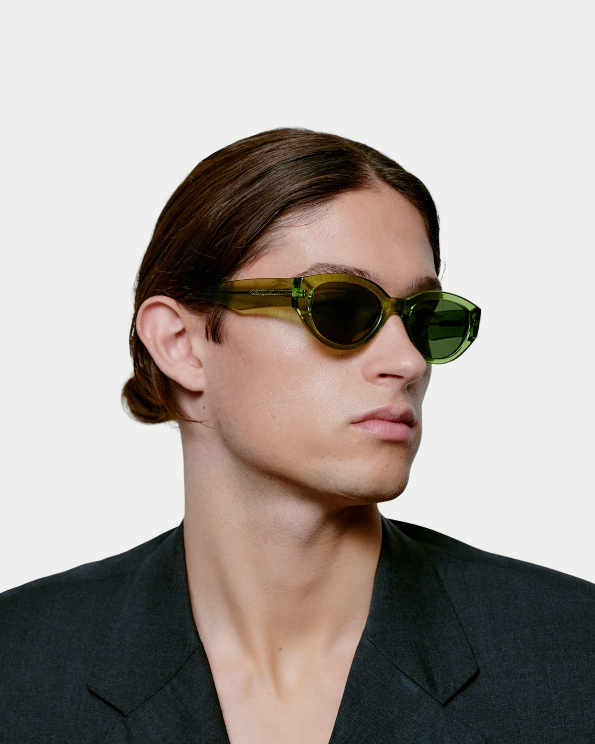 A. Kjærbede Winnie Light Olive Transpar — zonnebril is voor mensen die hun persoonlijke stijl Zonnebril | Stuen Store Tilburg